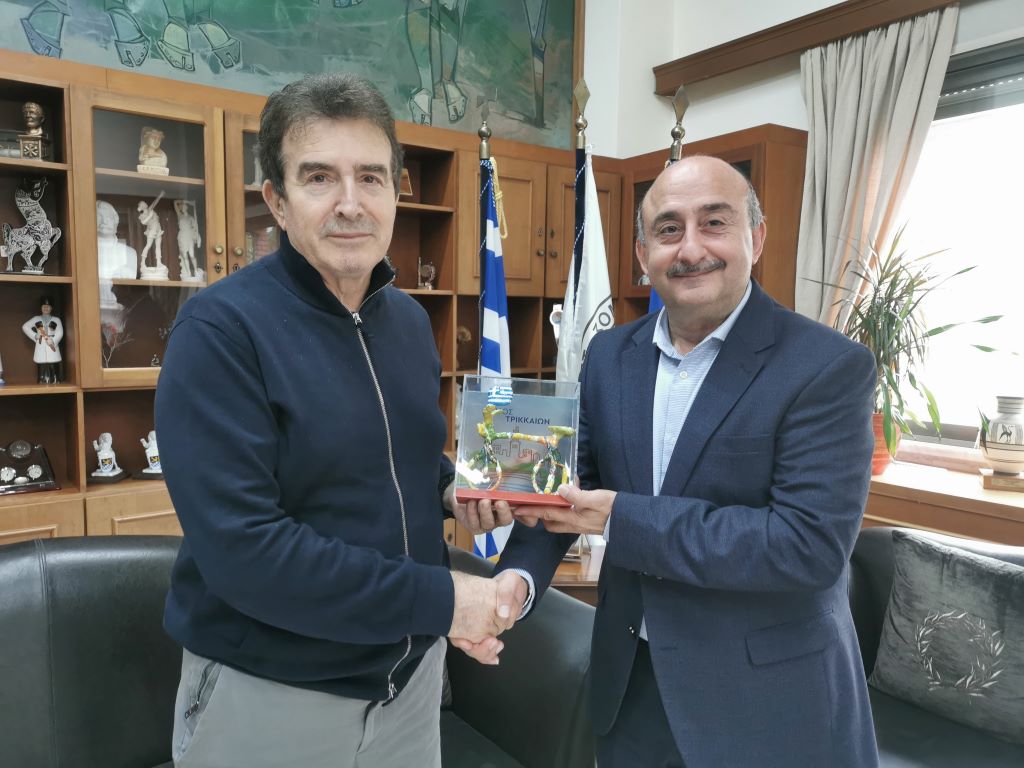 Υπόσχεση Χρυσοχοϊδη για το ...χιλιοτραγουδισμένο αστυνομικό μέγαρο